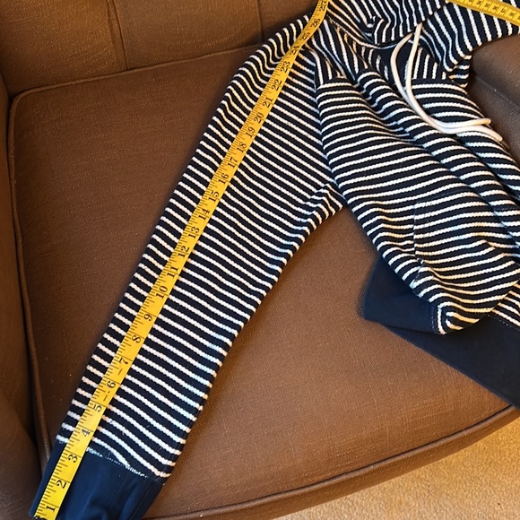 EUC J Crew Blue Stripes Hoodie in XL - Picture 6 of 6